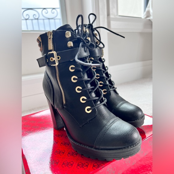 Guess elegant boots - Picture 1 of 7